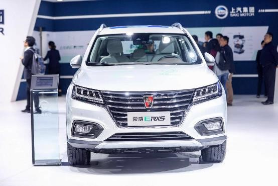 上汽創(chuàng)新產(chǎn)品“駛?cè)搿?017工博會