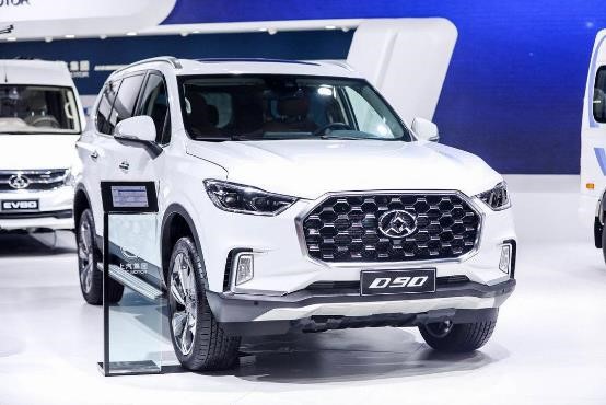 上汽創(chuàng)新產(chǎn)品“駛?cè)搿?017工博會