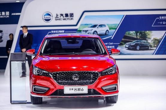 上汽創(chuàng)新產(chǎn)品“駛?cè)搿?017工博會