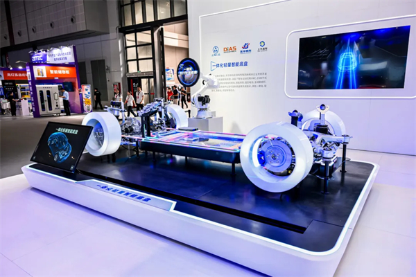 破曉之聲：上汽新年賀詞中的改革新象與時(shí)代回響